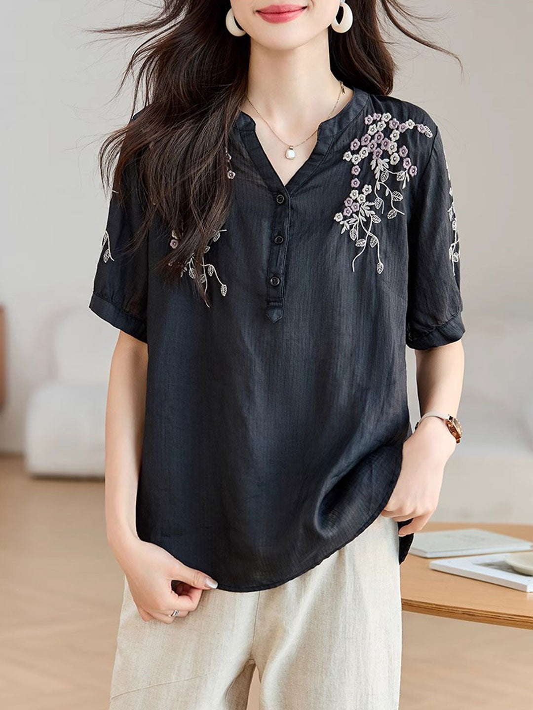 Sarah Classic V-Neck Embroidered Printed Top