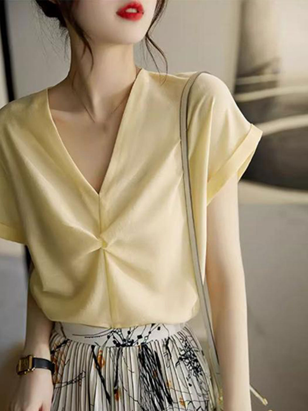 Isabelle Classic V-Neck Chiffon Pleated Top