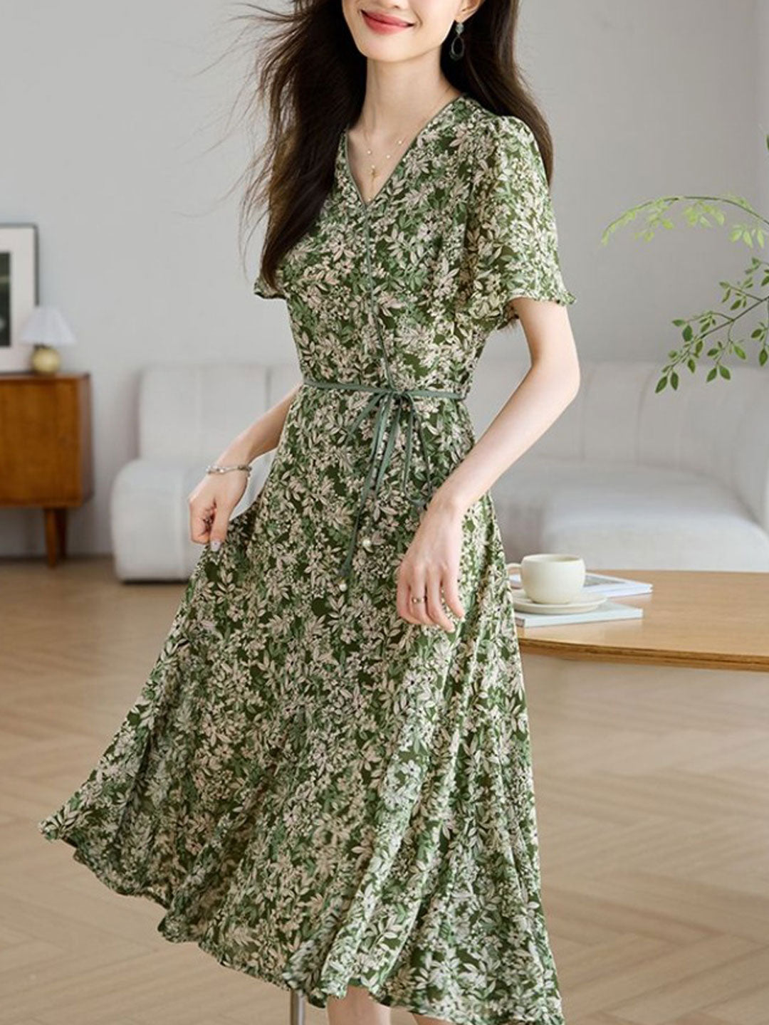 Natalie Classic V-Neck Floral Printed Chiffon Dress