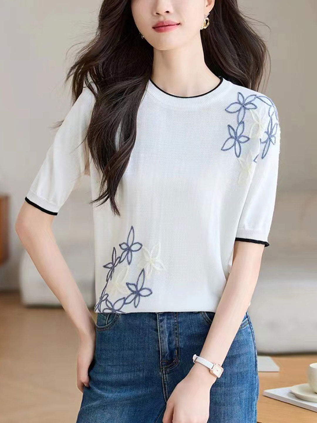 Grace Vintage Crew Neck Embroidered Top