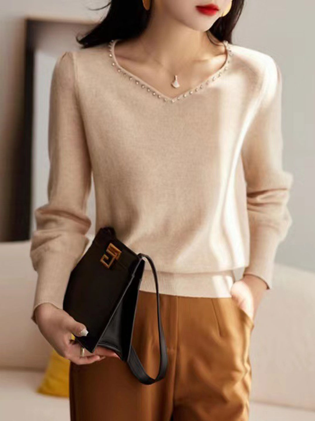 Chloe Elegant V-neck Knitted Sweater-Apricot