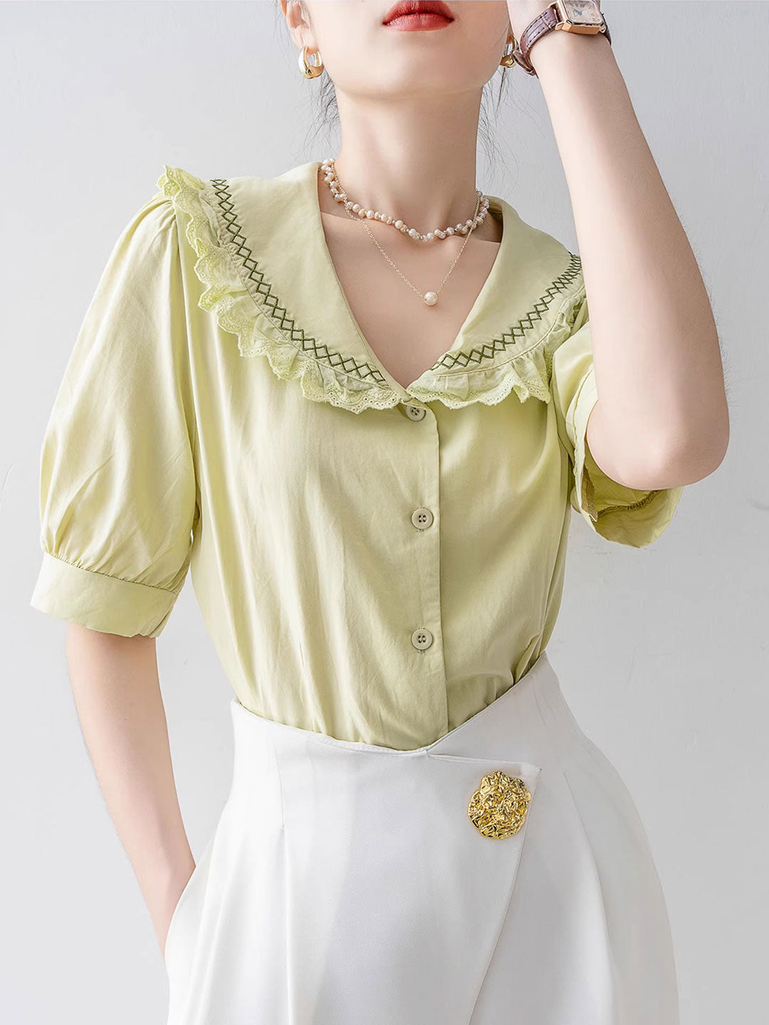 Katelyn Vintage Doll Collar Embroidered Lace Top