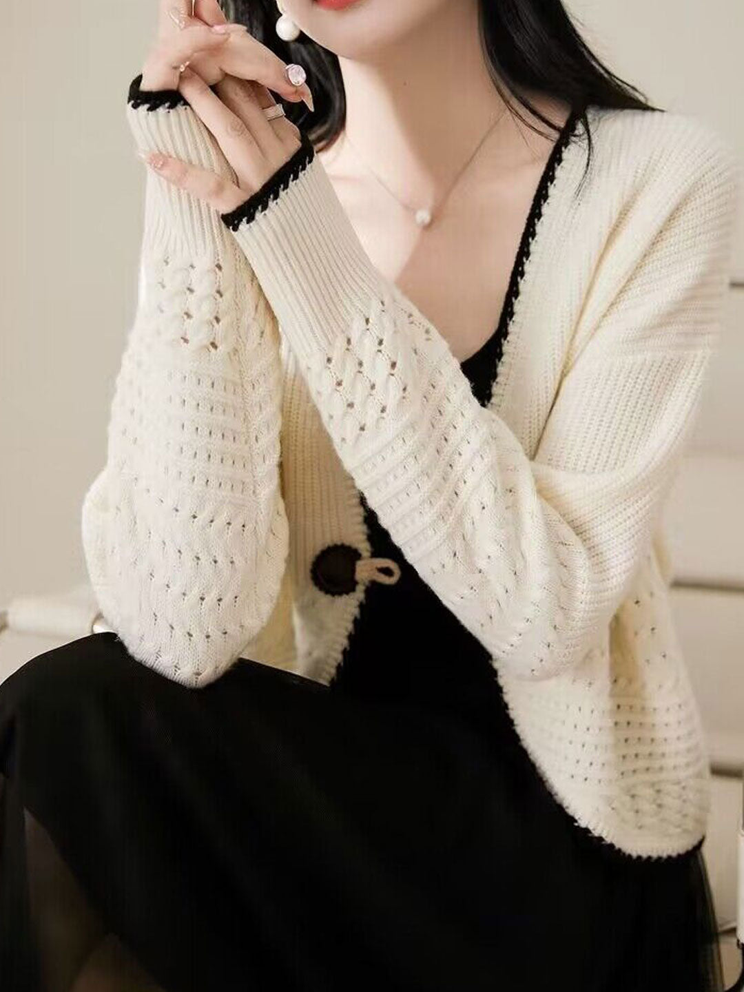 Maria Casual V-Neck Horn Button Knitted Cardigan