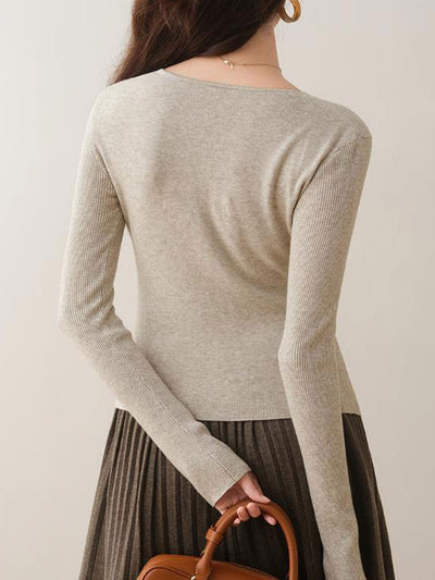 Mia Slim V-Neck Pleated Knitted Top