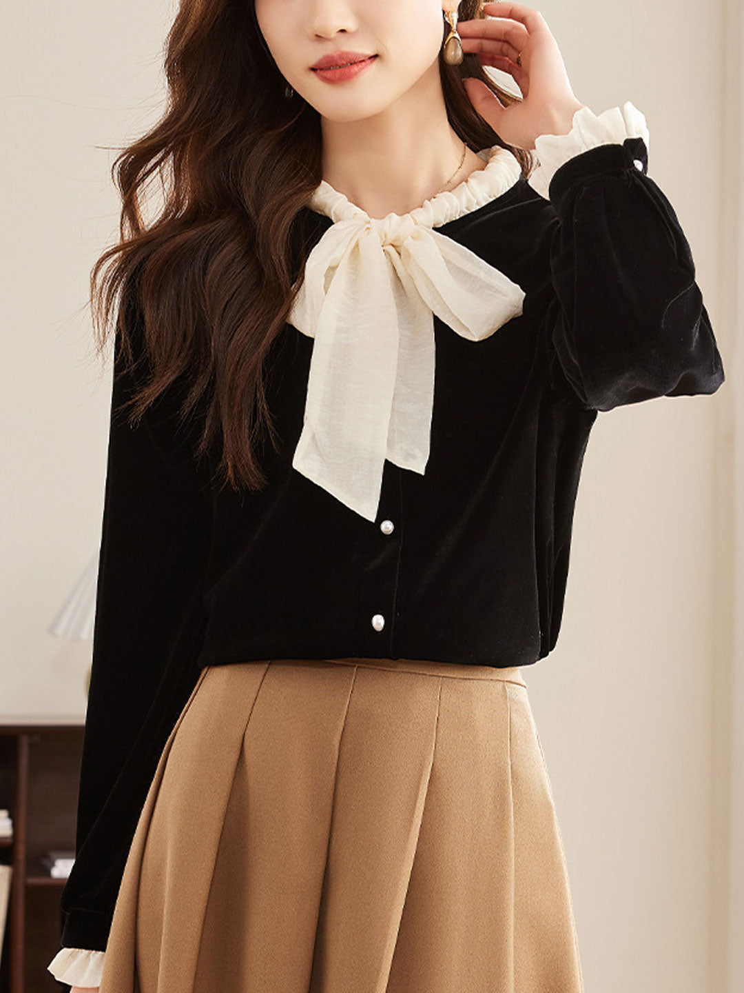 Chloe Retro Crew Neck Bow Top