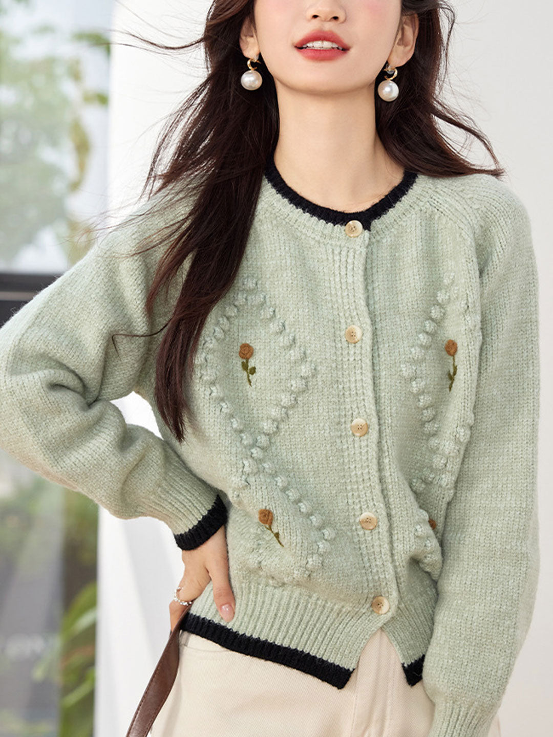 Sophie Loose Crew Neck Embroidered Flower Knitted Cardigan