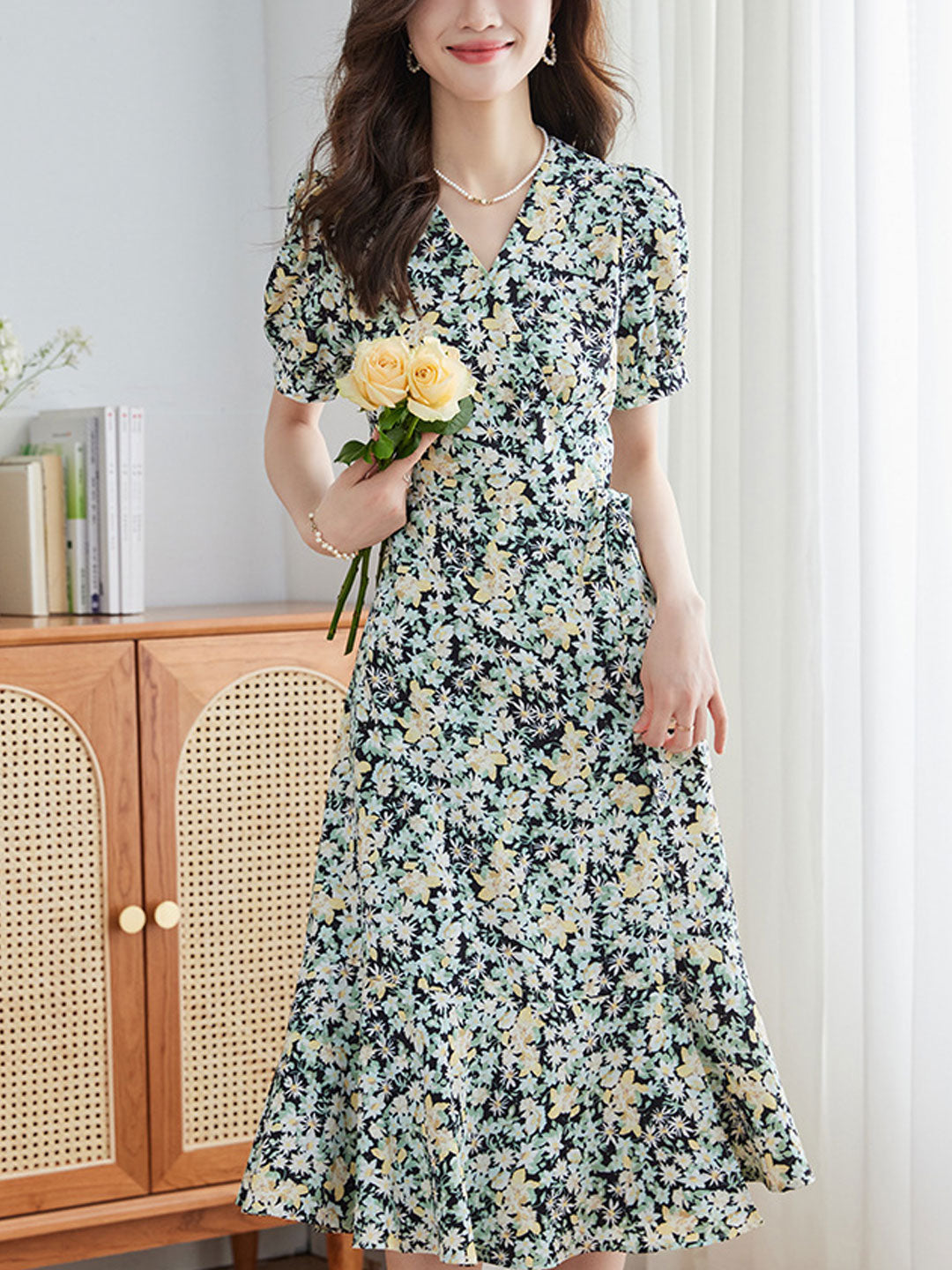 Alyssa Retro V-neck Floral Chiffon Dress